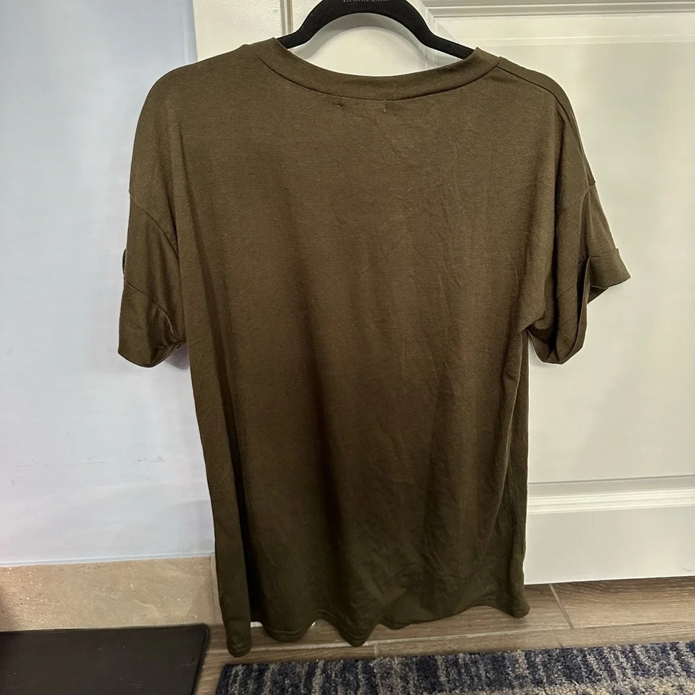 *NEW*Sz L*Miholl* Tee